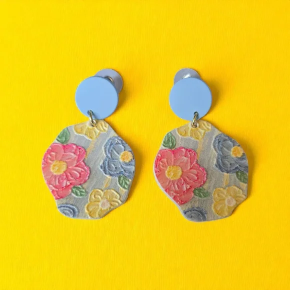 Flowerful‎ Colorful Embossed Acrylic Earrings with Blue Studs - Picture 2 of 12